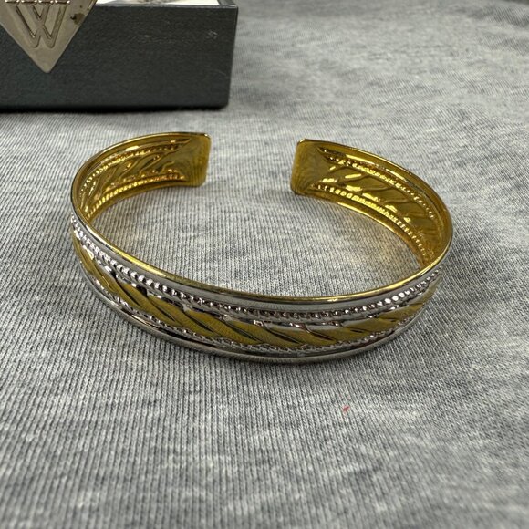 Gold Silver-Tone Cuff Bracelet Hoop Earrings Textured Design Jewelry Set - Picture 12 of 16